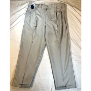NWT Dockers Authentic Golf Pro Pant Men’s Relaxed Fit 42×30 Wrinkle Resistant